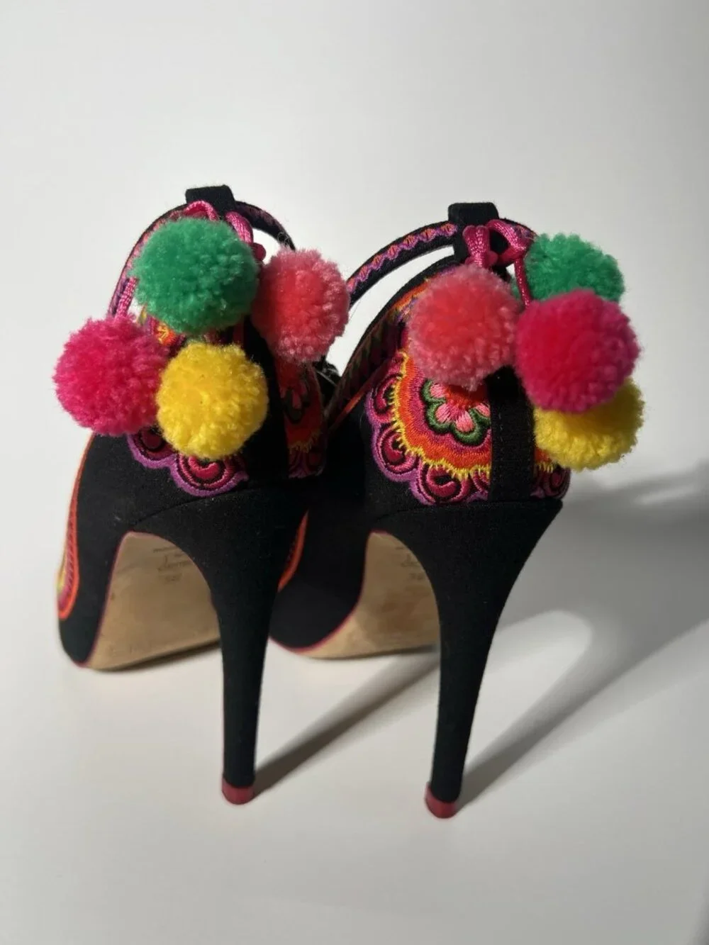 L.K. Bennett Caroline Issa Limited Edition Parrot Heels EU 38 - Picture 4 of 15